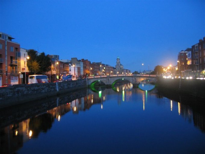 Vue sur la Liffey de nuit, Dublin